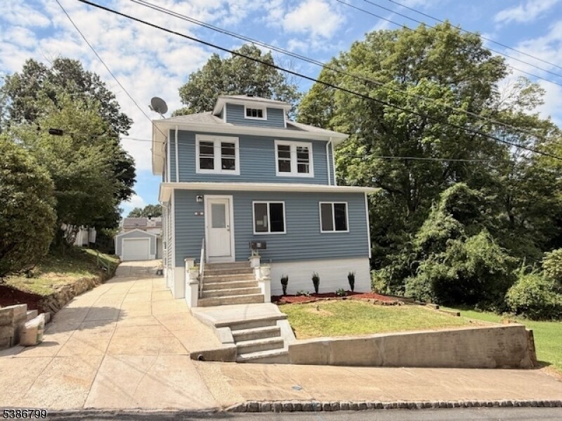 68 Grant St in Dover, NJ - Building Photo