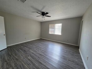 6918 Kearney Dr in Richmond, TX - Building Photo - Building Photo