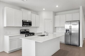 114 Miglia St in Hutto, TX - Building Photo - Building Photo