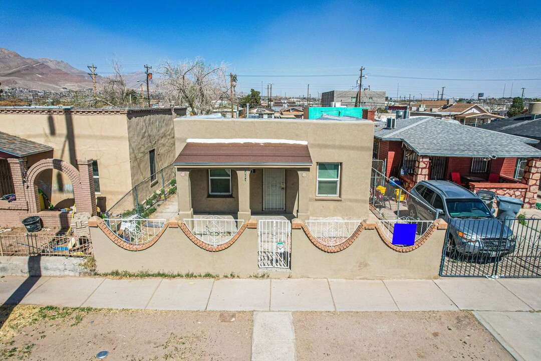 3423 Riviera Ave in El Paso, TX - Building Photo