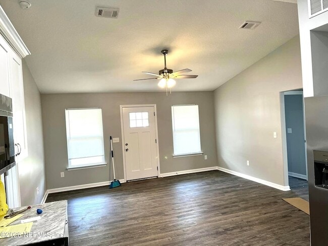 11169 Thomas Dr in Macclenny, FL - Building Photo - Building Photo