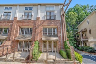500 Brickworks Cir NE in Atlanta, GA - Building Photo