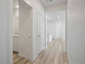 6153 N Ceylon St, Unit 308-4 in Denver, CO - Foto de edificio - Building Photo