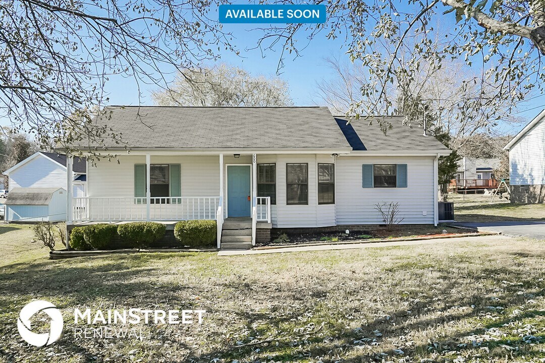 600 Arbor Ct in La Vergne, TN - Building Photo
