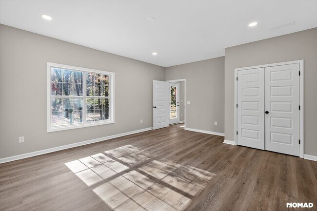 1590 Highland Farm Dr in Suwanee, GA - Building Photo - Building Photo