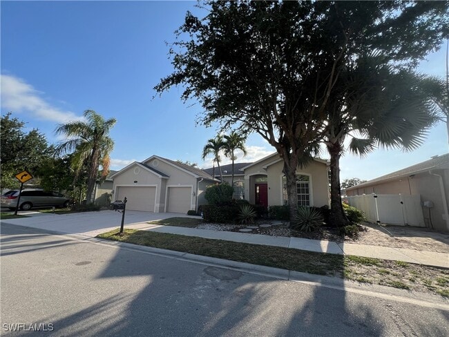 366 Burnt Pine Dr
