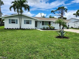 6313 St Andrews Cir S in Ft. Myers, FL - Building Photo