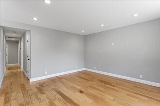 4052 Huntington St in Oakland, CA - Foto de edificio - Building Photo