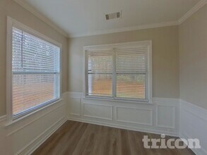 9106 Valleyview Ct in Union City, GA - Foto de edificio - Building Photo