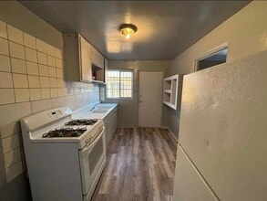 242 Wisconsin St NE, Unit A in Albuquerque, NM - Building Photo - Building Photo