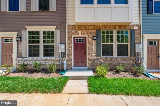 19822 Habitat Ter in Montgomery Village, MD - Foto de edificio - Building Photo