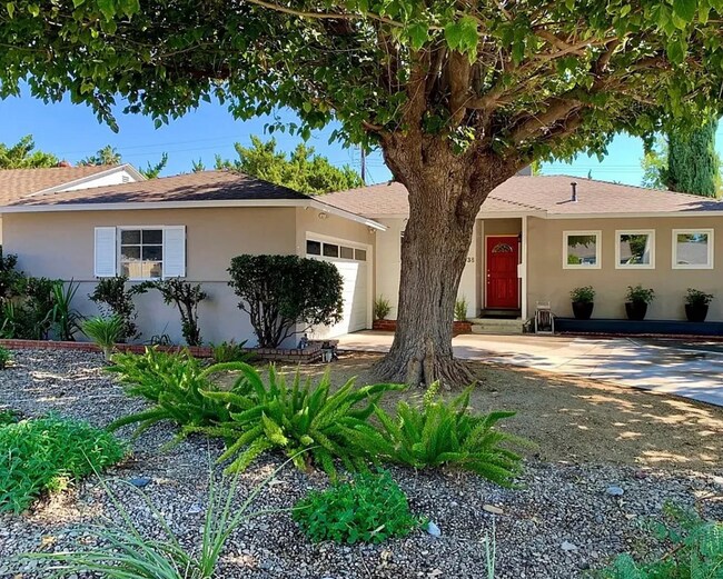 7038 Texhoma Ave Rentals in Van Nuys, CA