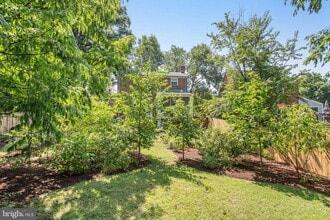2603 Spencer Rd in Chevy Chase, MD - Foto de edificio - Building Photo