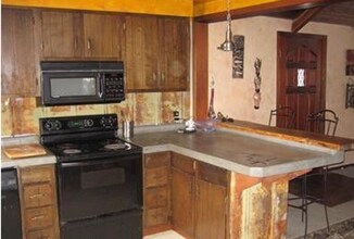 16384 Skyliners Rd in Bend, OR - Building Photo - Building Photo