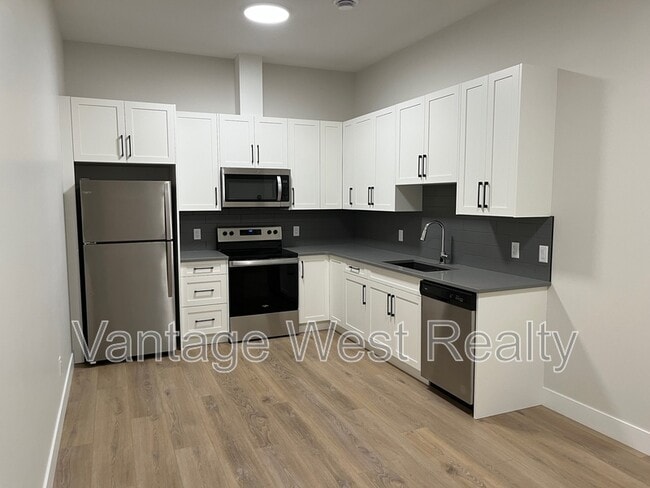 property at 3555 Boxwood Rd