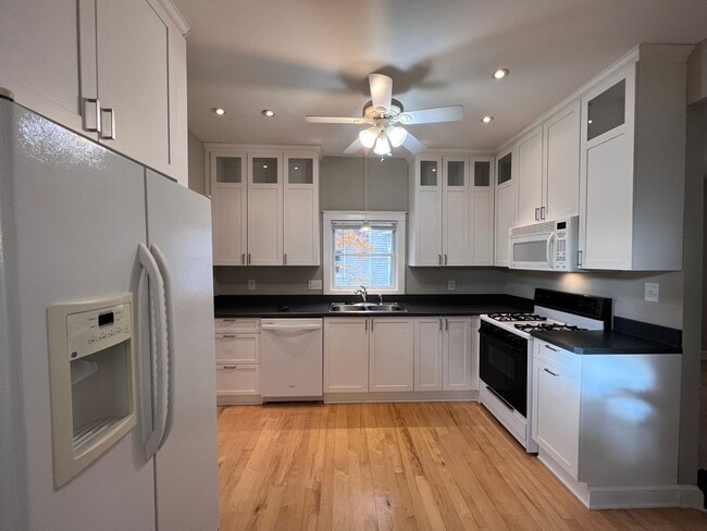 615 W Eleventh St in Traverse City, MI - Building Photo - Building Photo