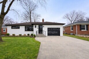 465 Alexander Blvd in Elmhurst, IL - Building Photo