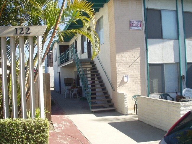 118 Ximeno Ave in Long Beach, CA - Building Photo - Building Photo