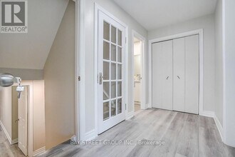 269 Shawnee Cir in Toronto, ON - Building Photo - Building Photo