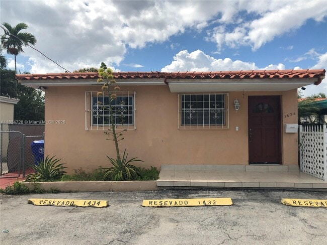 1434 SW 22nd Ave in Miami, FL - Building Photo - Building Photo