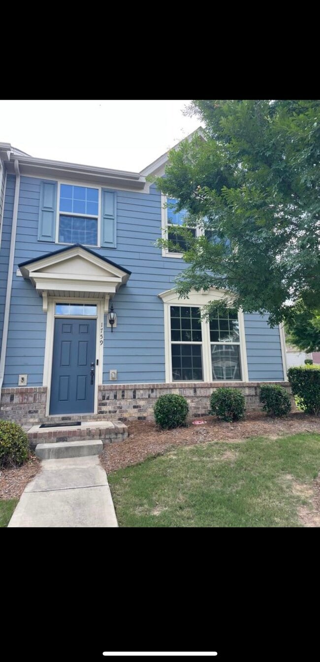 1759 Fleetwood Dr in Charlotte, NC - Foto de edificio - Building Photo
