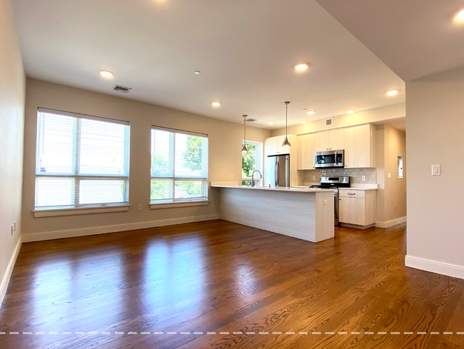 property at 3 Everett Sq