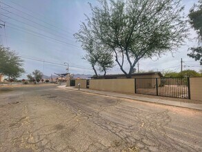 2330 N Los Altos Ave in Tucson, AZ - Building Photo - Building Photo