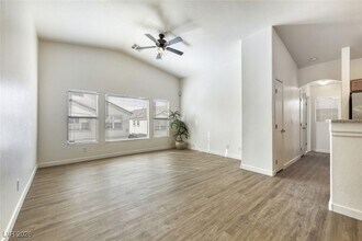 2572 Land Rush Dr in Henderson, NV - Building Photo - Building Photo