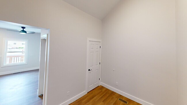 230 S Holmes St-Unit -#1 in Lansing, MI - Building Photo - Building Photo