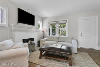 27 Waterman Ave in Rumson, NJ - Building Photo - Building Photo