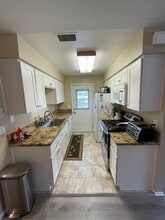 2014 Avenida Placida, Unit 4 in Simi Valley, CA - Building Photo - Building Photo