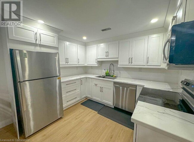 22 Hebel Pl in Kitchener, ON - Building Photo - Building Photo