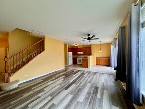 2266 Pembridge Dr in Lake In The Hills, IL - Building Photo - Building Photo