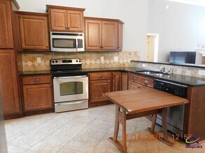 110 Downshire Way in Warner Robins, GA - Building Photo - Building Photo