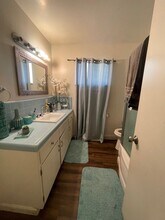 3735-3749 E Hampton Way in Fresno, CA - Foto de edificio - Building Photo