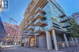 461 Adelaide St W in Toronto, ON - Building Photo