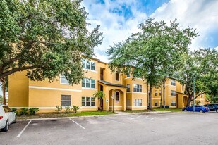 4528 Commander Dr, Unit 2011 in Orlando, FL - Building Photo