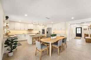 1070 Marble Way in Boca Raton, FL - Building Photo