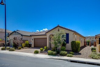 2203 Valdina in Henderson, NV - Building Photo - Building Photo