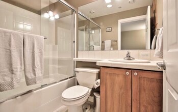 125 Laurel Grove Ln in San Jose, CA - Building Photo - Building Photo