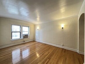 566 W Arlington Pl, Unit A04W in Chicago, IL - Building Photo - Building Photo