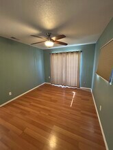 621 5th St in Paso Robles, CA - Foto de edificio - Building Photo