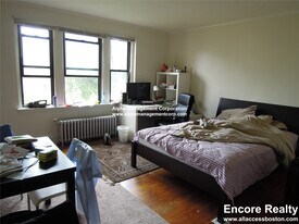 349 Pleasant St in Malden, MA - Building Photo