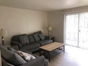 718 W 1720 N in Provo, UT - Foto de edificio - Building Photo