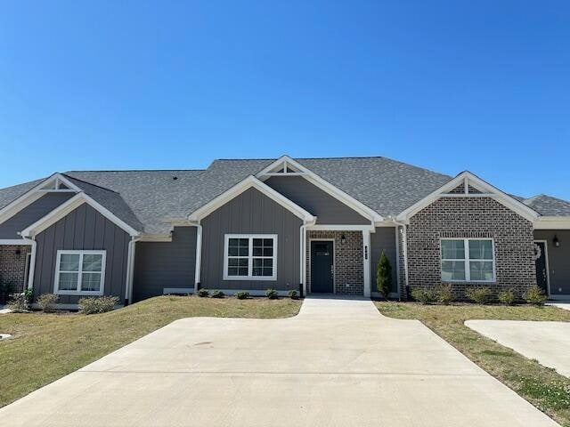 property at 403 NE Bellingham Dr