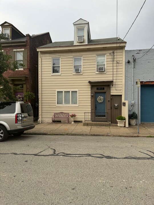 1917 Mary St in Pittsburgh, PA - Building Photo