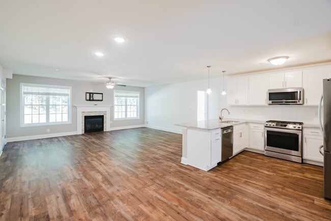 70 Arcadia Ct in Ballston Spa, NY - Building Photo - Building Photo