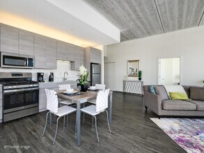 1912 N Milwaukee Ave in Chicago, IL - Building Photo - Building Photo