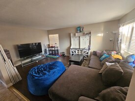 7216 Enterprise Dr in Las Vegas, NV - Building Photo