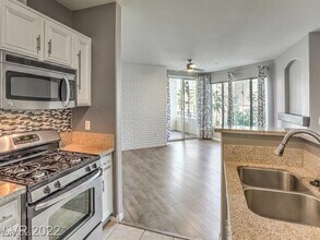 7119 S Durango Dr in Las Vegas, NV - Building Photo - Building Photo